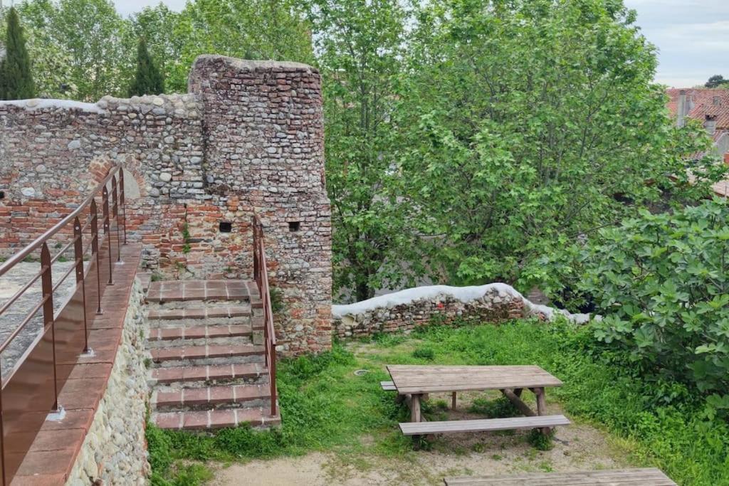 Sous Le Chateau Montaut  Exterior foto
